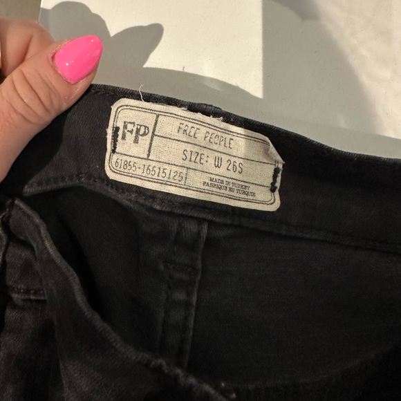 Dark/Black Distressed Free People Skinny Jeans Size 26S - Picture 3 of 3